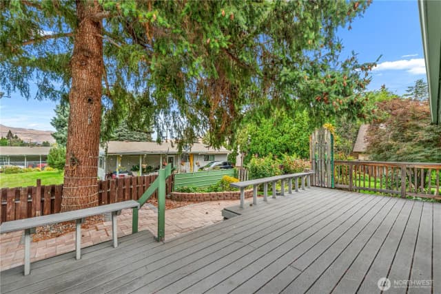 Property photo for 1216 4th Street, Wenatchee photo 5