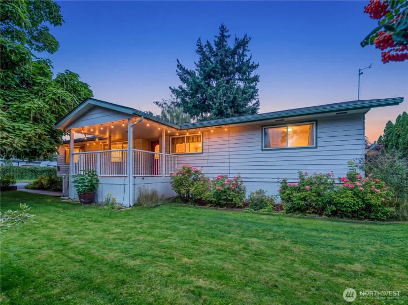 Property photo for 1216 4th Street, Wenatchee photo 2