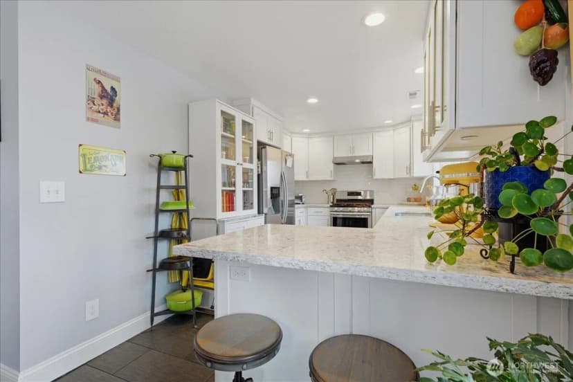 Property photo for 12232 Fremont Avenue N, Seattle photo 16