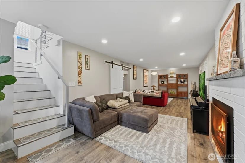 Property photo for 12232 Fremont Avenue N, Seattle photo 19