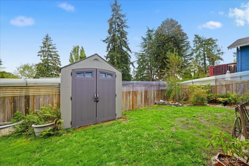 Property photo for 12232 Fremont Avenue N, Seattle photo 32