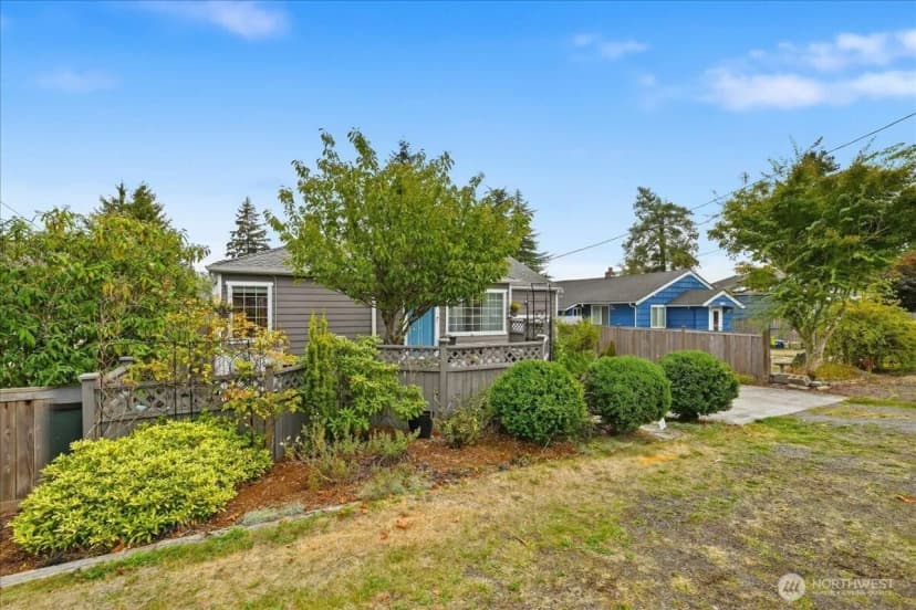 Property photo for 12232 Fremont Avenue N, Seattle photo 34