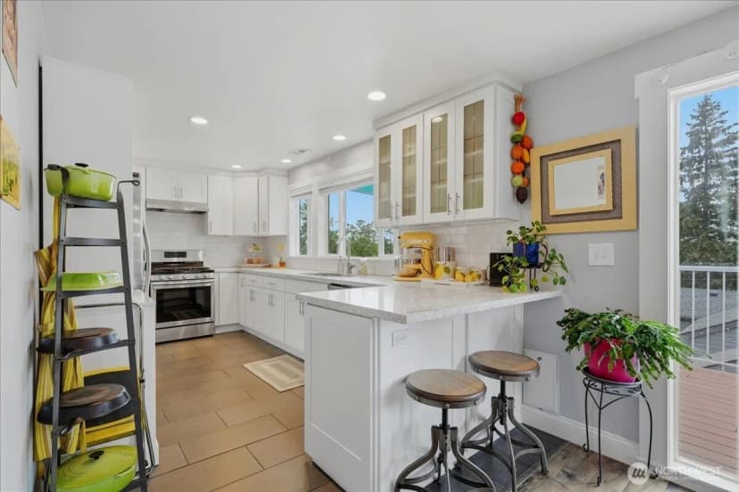 Property photo for 12232 Fremont Avenue N, Seattle photo 13