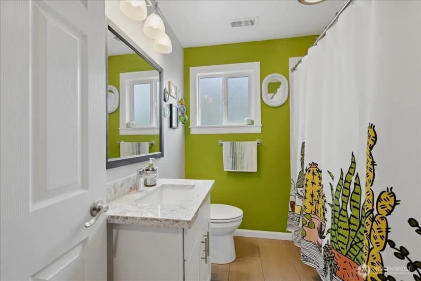 Property photo for 12232 Fremont Avenue N, Seattle photo 18