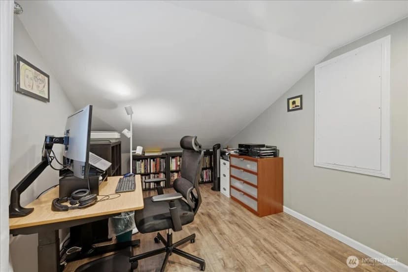 Property photo for 12232 Fremont Avenue N, Seattle photo 9