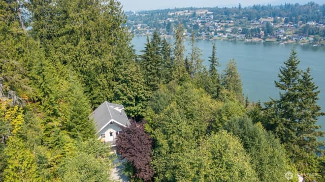 Property photo for 18776 W Big Lake Boulevard, Mount Vernon