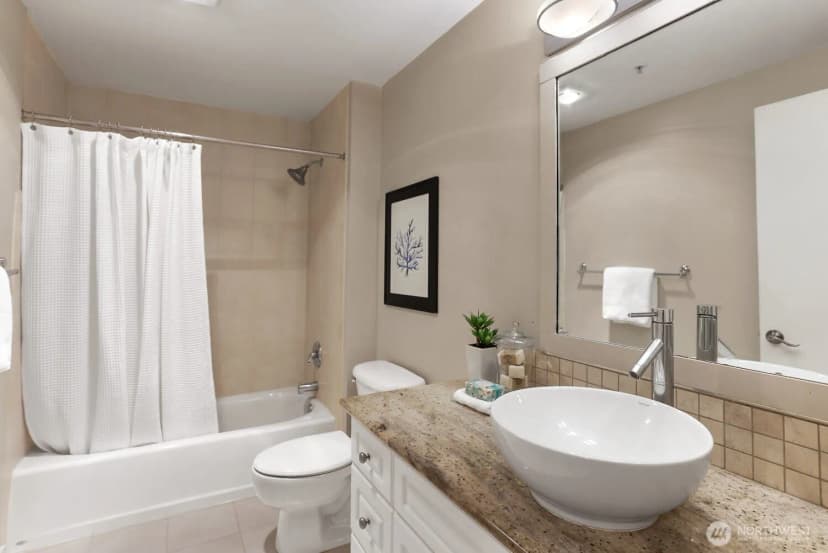 Property photo for 321 10th Avenue S #604, Seattle photo 9