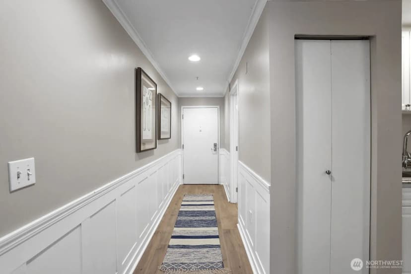Property photo for 321 10th Avenue S #604, Seattle photo 11