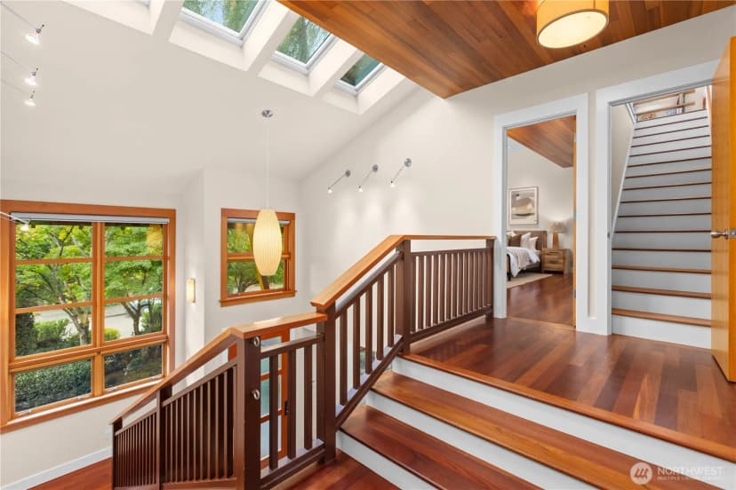 Property photo for 2223 39th Avenue E, Seattle photo 38