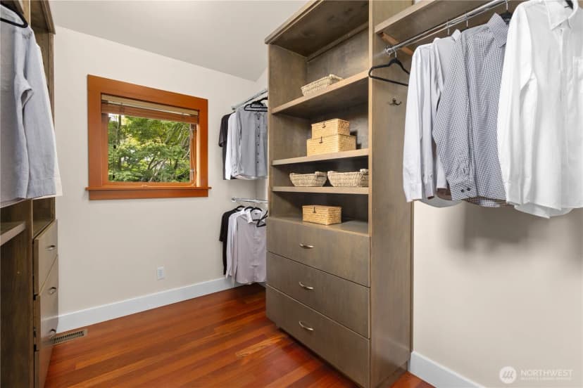 Property photo for 2223 39th Avenue E, Seattle photo 26