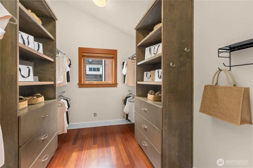 Property photo for 2223 39th Avenue E, Seattle photo 28