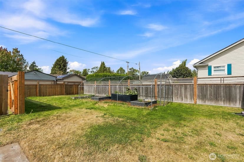 Property photo for 3029 Northwest Avenue, Bellingham photo 25