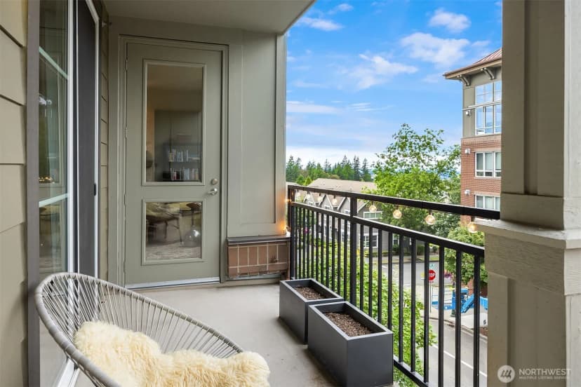 Property photo for 1840 25th Avenue Ne #307, Issaquah photo 9