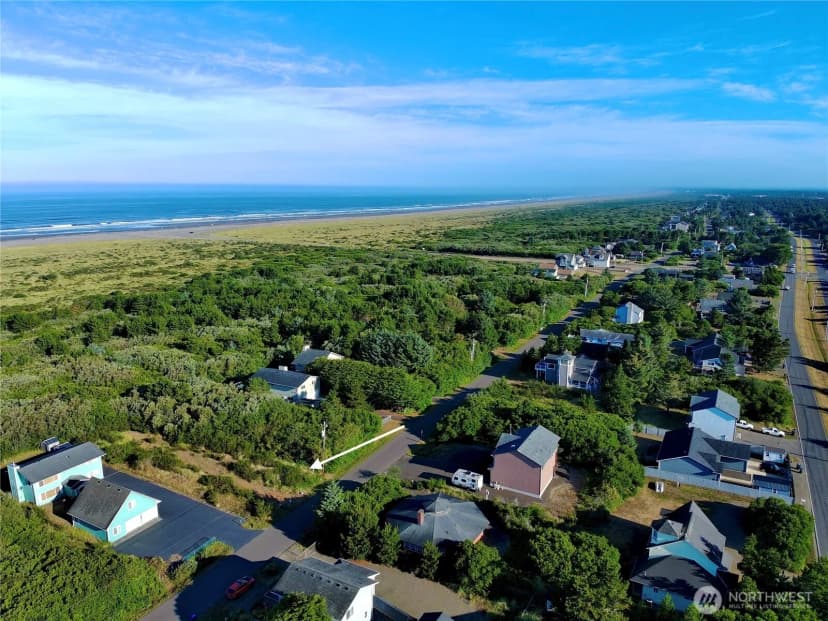 Property photo for 543 Sand Dune Avenue Sw, Ocean Shores