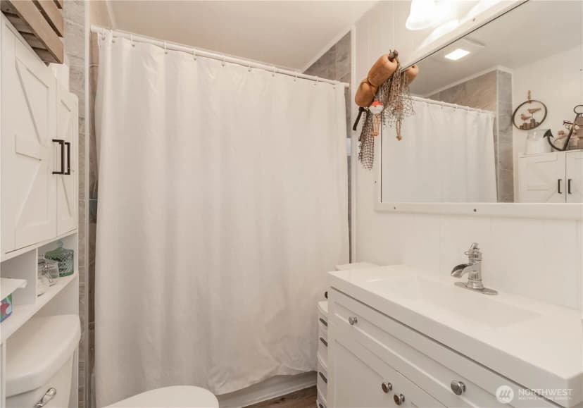 Property photo for 209 E Cowlitz Street, South Bend photo 15