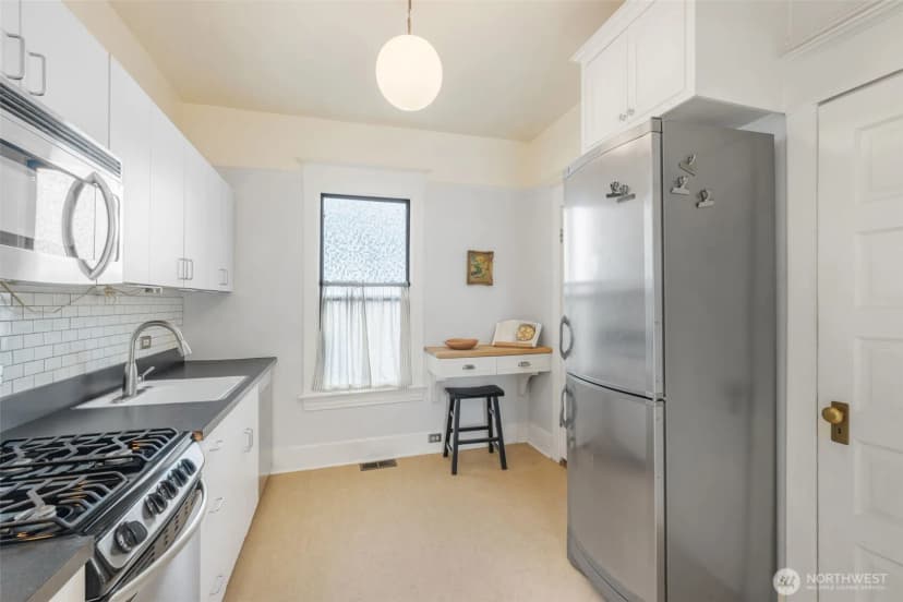 Property photo for 2614 E John Street, Seattle photo 7