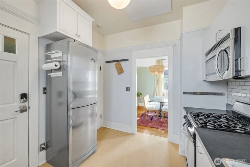 Property photo for 2614 E John Street, Seattle photo 8