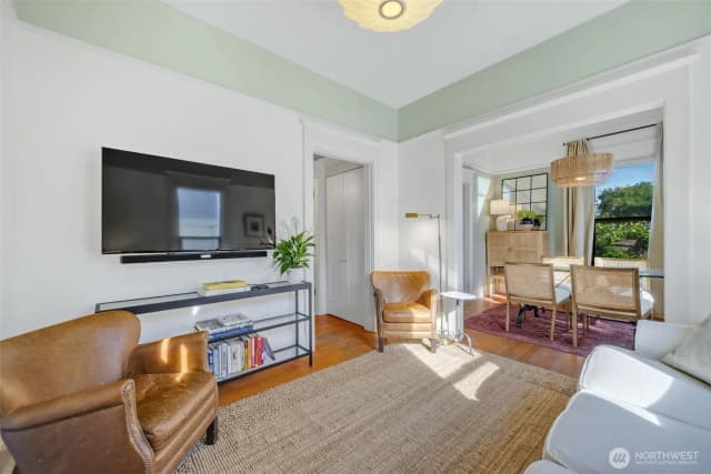 Property photo for 2614 E John Street, Seattle photo 3