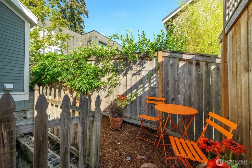 Property photo for 2614 E John Street, Seattle photo 12
