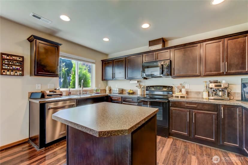 Property photo for 1725 73rd Avenue Se, Lake Stevens photo 6