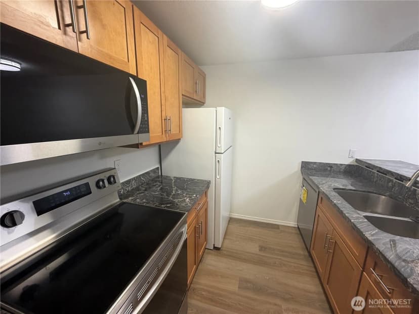 Property photo for 516 S 325th Street #20h, Federal Way photo 6