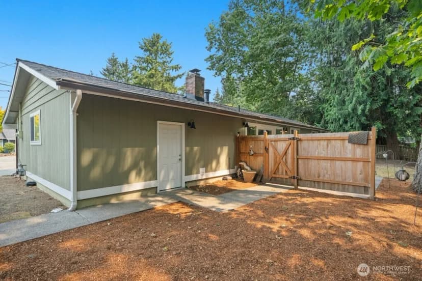 Property photo for 21013 60th Place Ne, Redmond photo 30