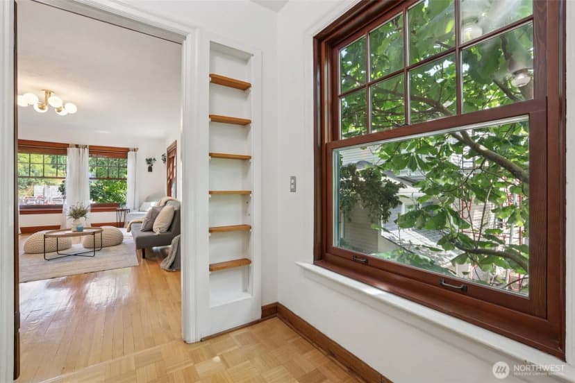 Property photo for 408 Bellevue Avenue E #206, Seattle photo 4
