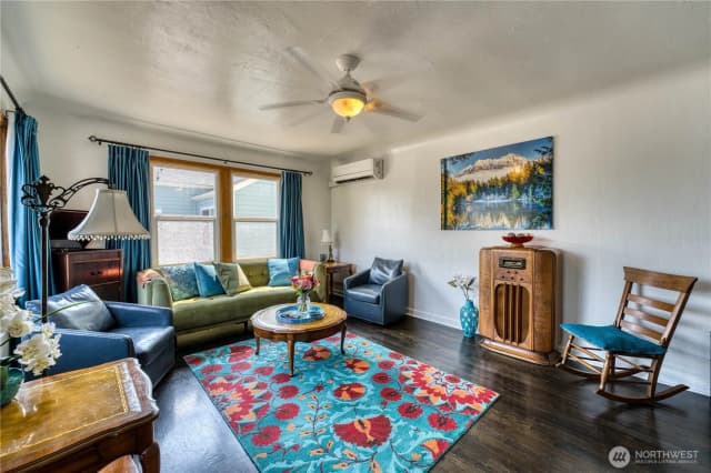 Property photo for 2525 Veldee Avenue, Bremerton photo 3