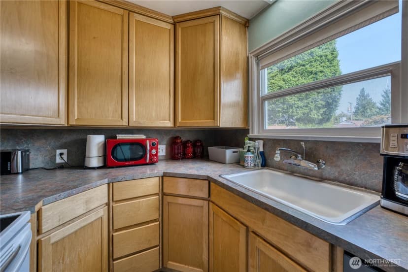 Property photo for 2525 Veldee Avenue, Bremerton photo 7