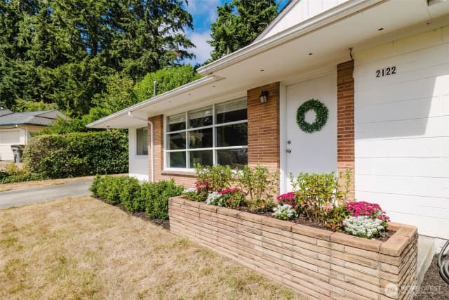 Property photo for 2122 Ne Sunrise Drive, Bremerton photo 4