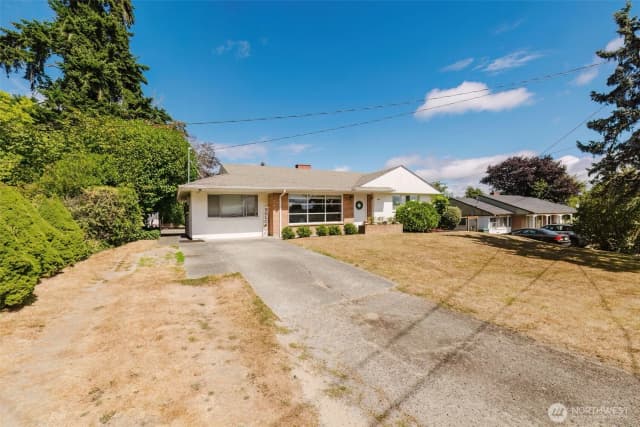 Property photo for 2122 Ne Sunrise Drive, Bremerton photo 2