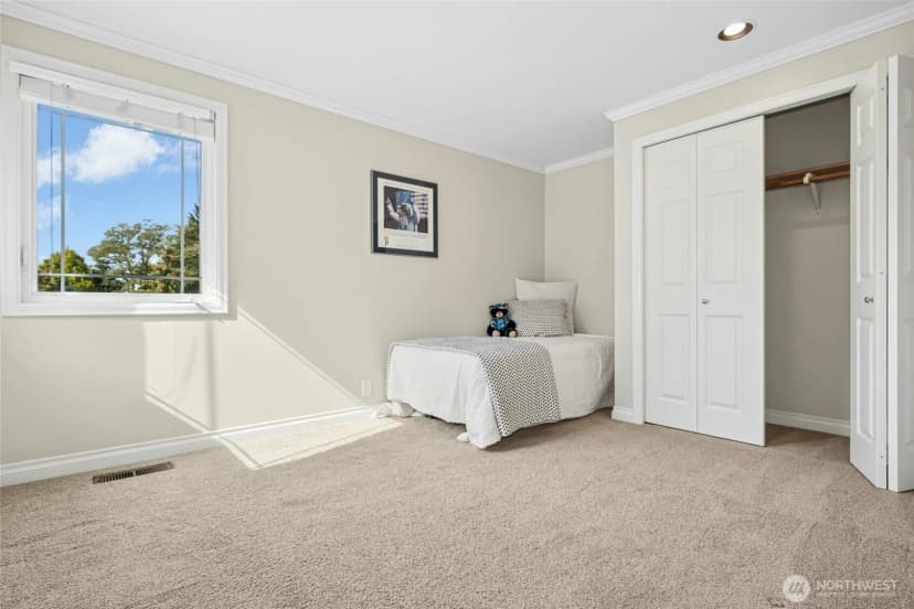 Property photo for 6238 113th Place Se, Bellevue photo 14