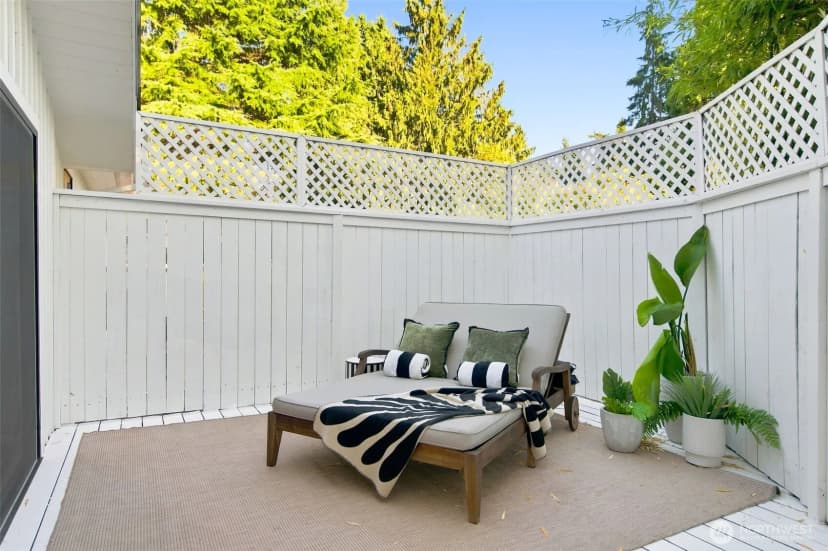 Property photo for 9127 Ne 36th Street, Yarrow Point photo 16