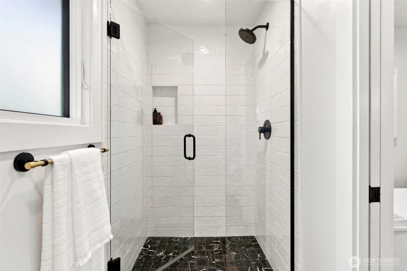 Property photo for 9127 Ne 36th Street, Yarrow Point photo 23