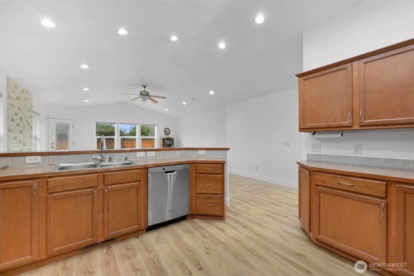 Property photo for 403 Jackson Court, Nooksack photo 12