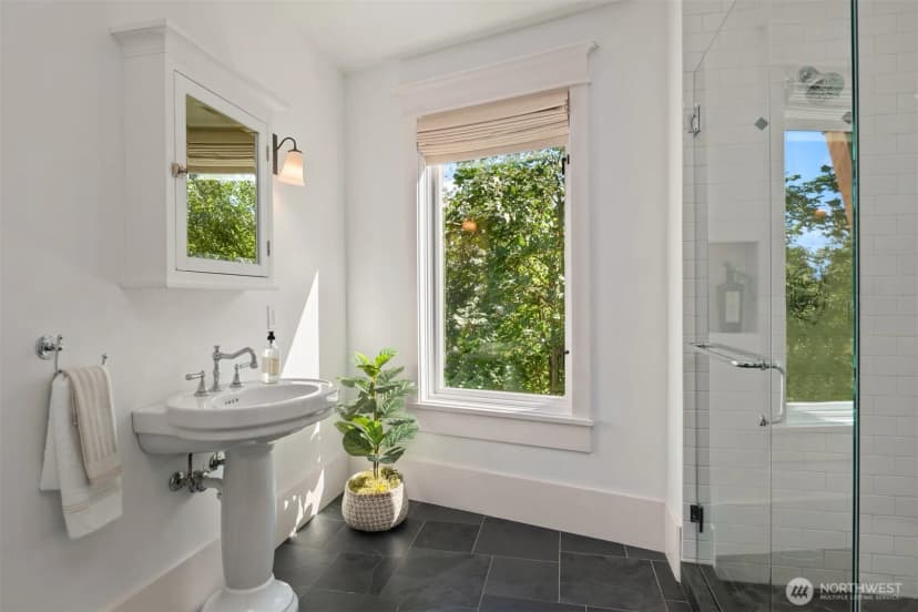 Property photo for 9221 Se 46th Street, Mercer Island photo 32