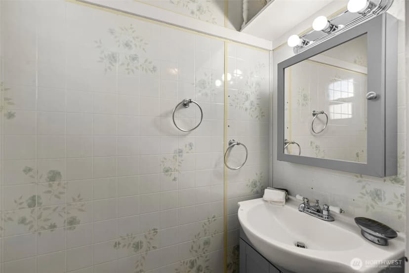 Property photo for 900 Okanogan Avenue, Wenatchee photo 16