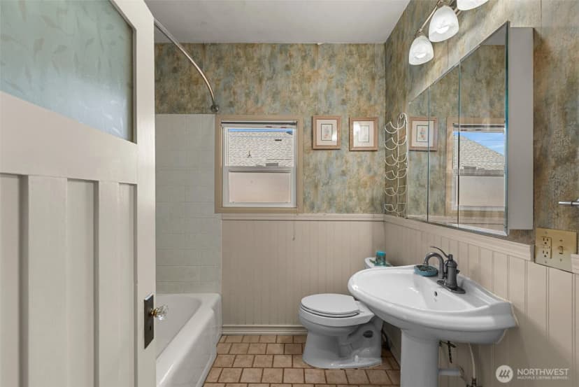 Property photo for 900 Okanogan Avenue, Wenatchee photo 13