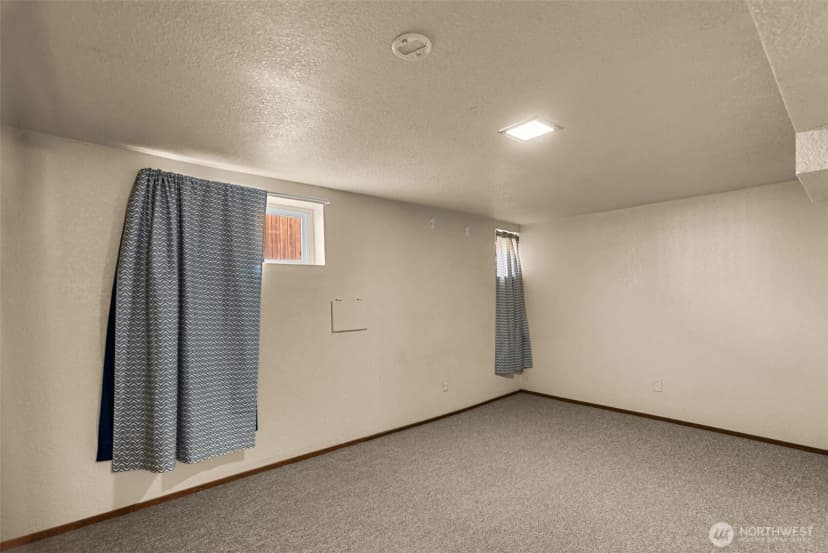 Property photo for 900 Okanogan Avenue, Wenatchee photo 27