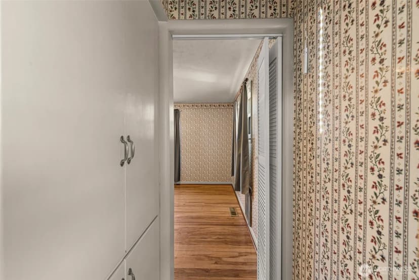 Property photo for 900 Okanogan Avenue, Wenatchee photo 17