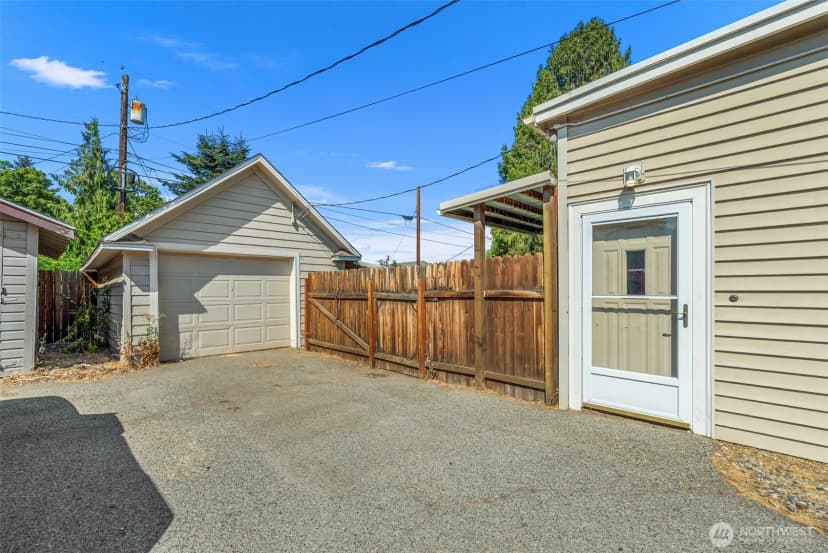 Property photo for 900 Okanogan Avenue, Wenatchee photo 36
