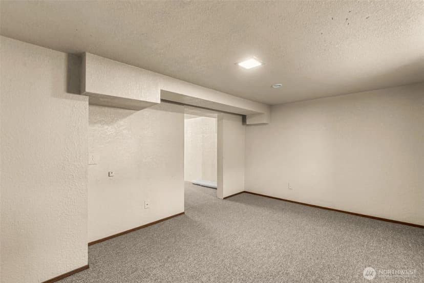 Property photo for 900 Okanogan Avenue, Wenatchee photo 28