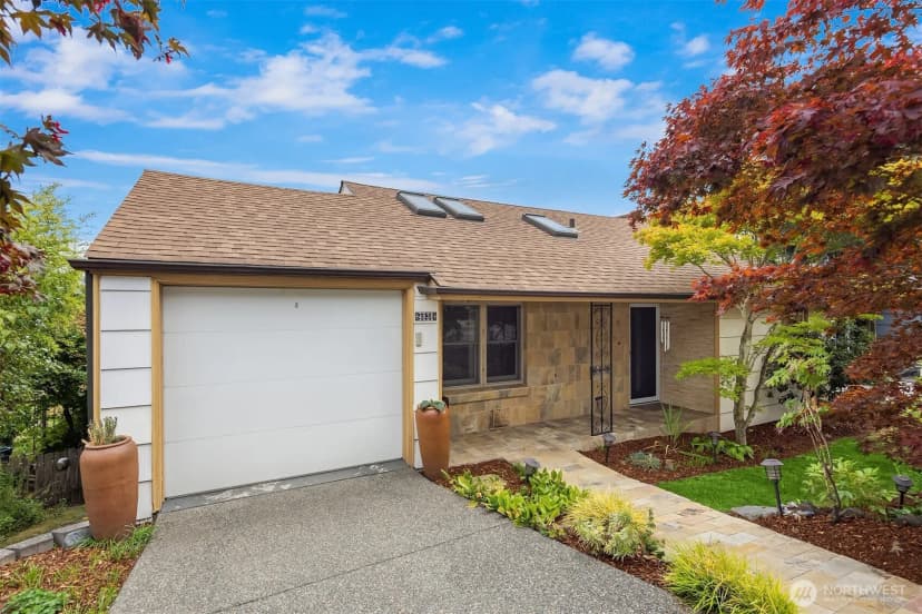 Property photo for 4038 24th Place S, Seattle photo 2