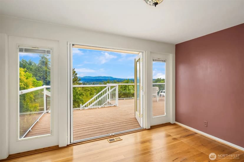 Property photo for 4038 24th Place S, Seattle photo 11