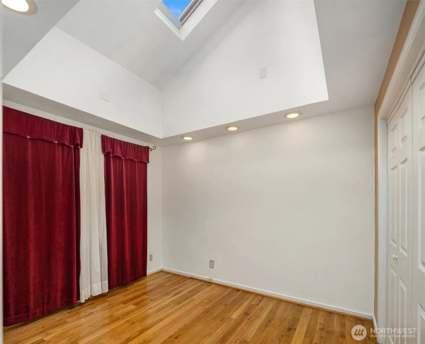 Property photo for 4038 24th Place S, Seattle photo 13