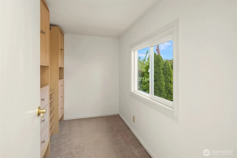 Property photo for 4038 24th Place S, Seattle photo 12