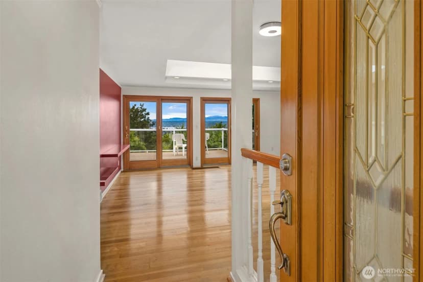Property photo for 4038 24th Place S, Seattle photo 4