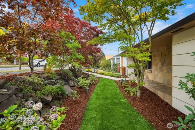 Property photo for 4038 24th Place S, Seattle photo 3