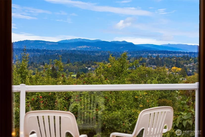 Property photo for 4038 24th Place S, Seattle photo 29