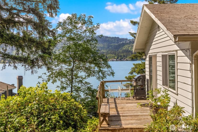 Property photo for 3027 E Lake Sammamish Parkway Se, Sammamish photo 11